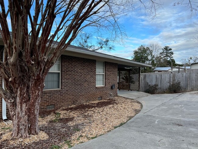 Building Photo - Gorgeous 2 bedroom 2 bath in Enterprise, AL