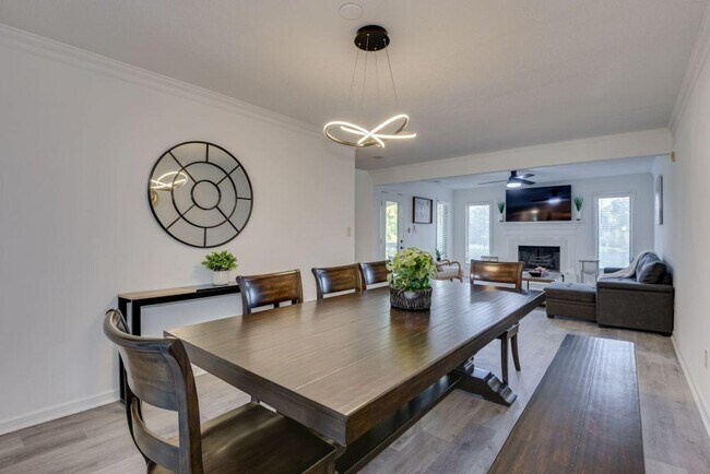 Building Photo - 110 Riverbend Dr