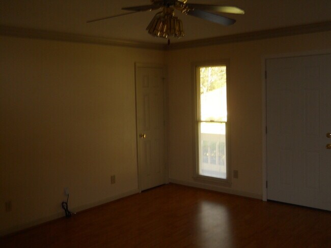 Building Photo - 1701 4th Pl