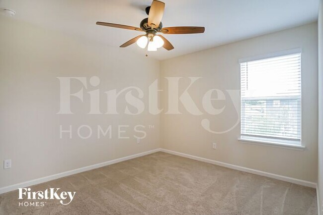 Building Photo - 92 Vicksburg Dr