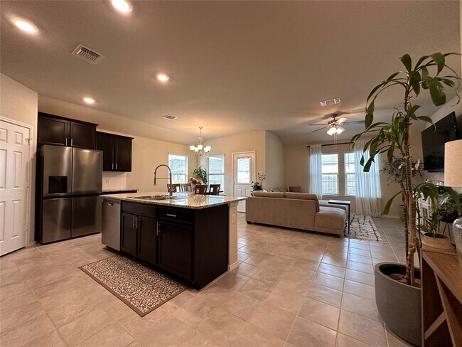 Building Photo - 216 Midas Ln