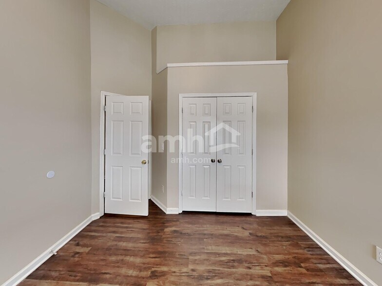 Building Photo - 602 Thrasher Ct