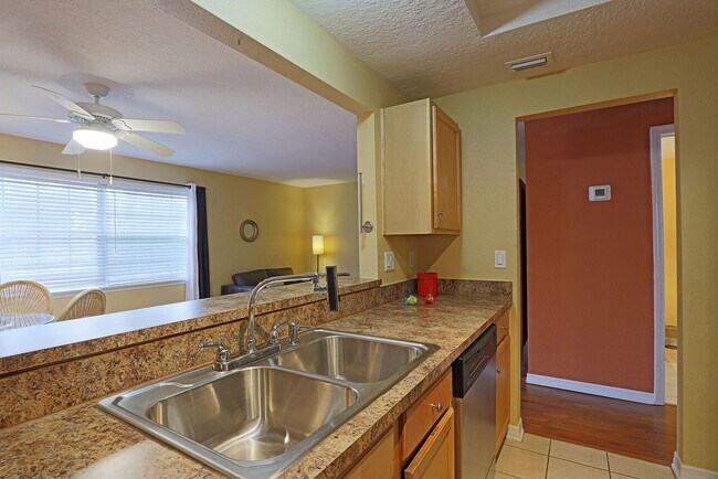 Building Photo - 3344 N Key Dr