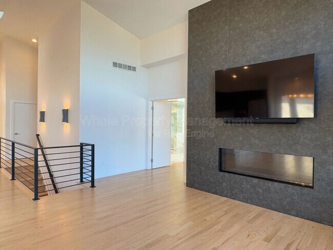 Building Photo - 14973 W 32nd Dr