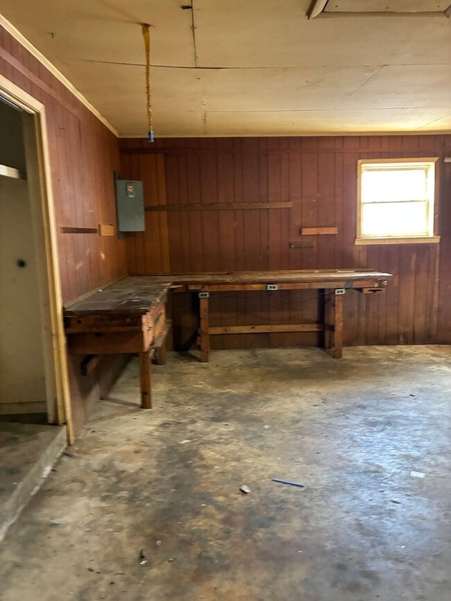 Building Photo - Spacious 4 Bedroom/3 Bath Family Home West End of Searcy