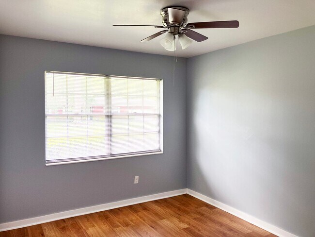 Building Photo - Lovely 3 Bedroom Home in Northwood - Fenced-in Yard