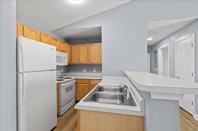 Building Photo - Cross Pointe Business Park***Walking Distance to Costco***2 Bedroom Apartment Promenade Developme...