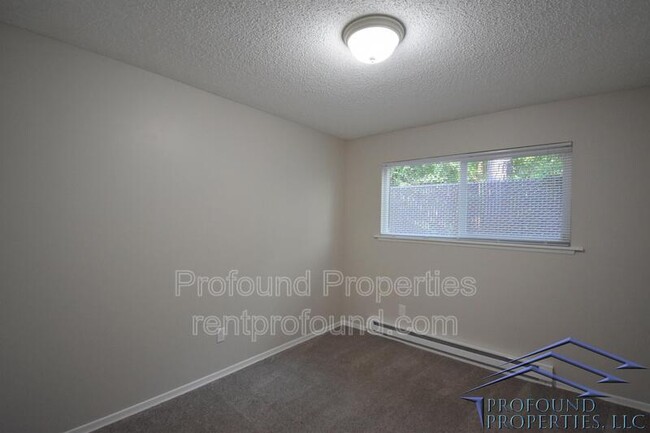 Building Photo - 8745 SW Beaverton Hillsdale Hwy