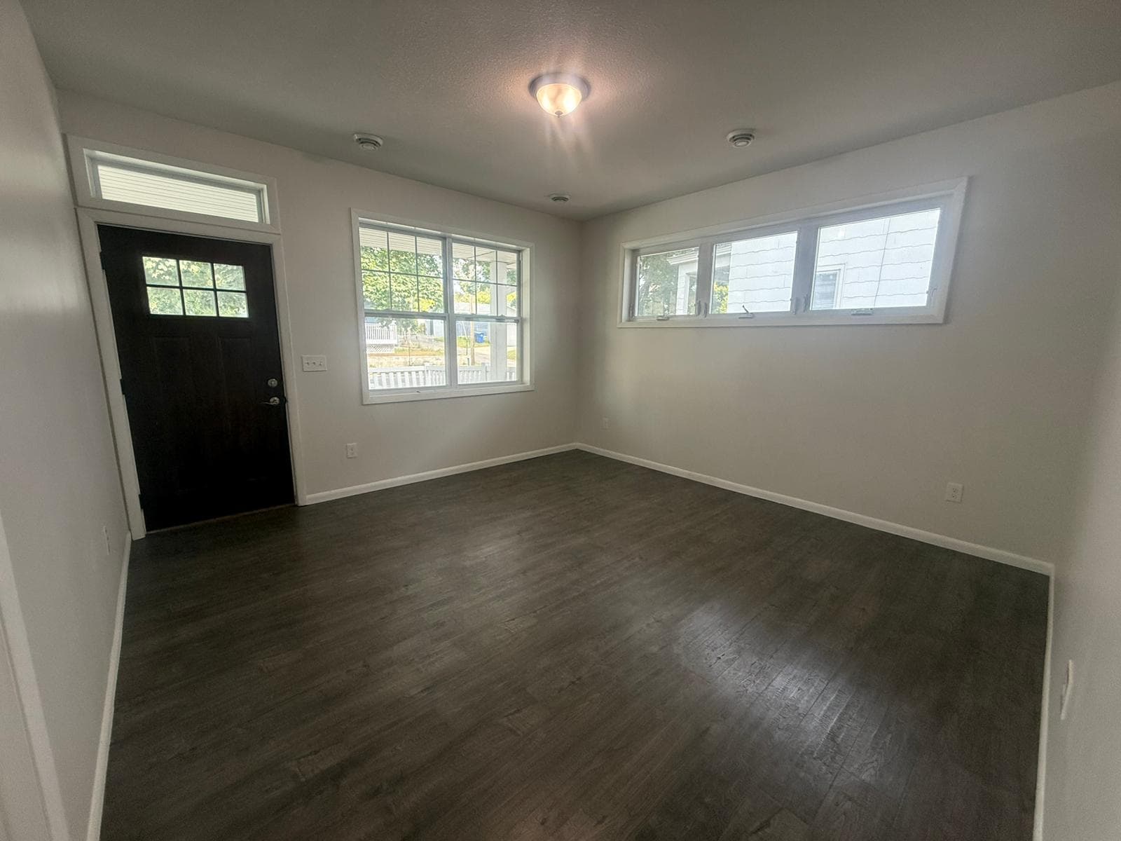 Building Photo - 468 Case Ave