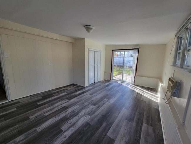 Building Photo - 53 Salem Pl