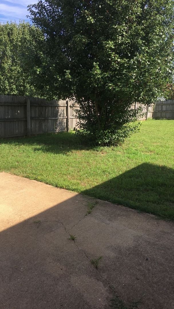 Building Photo - Eagle Point