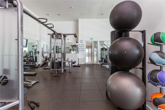 Building Photo - 1040 Biscayne Blvd