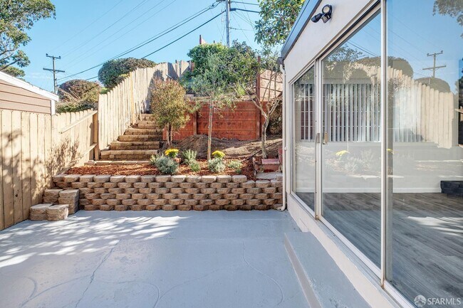 Building Photo - 97 Canyon Dr