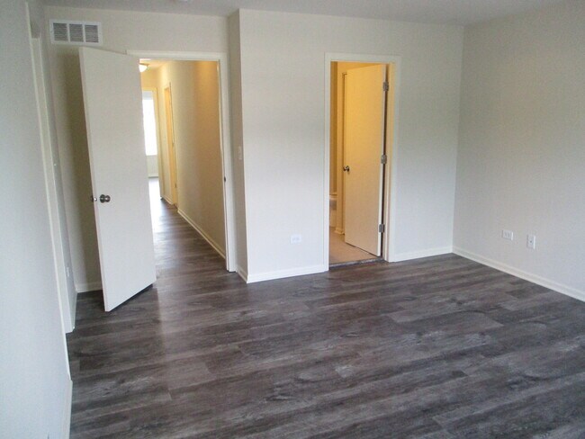 Building Photo - 356 Littleton Trail