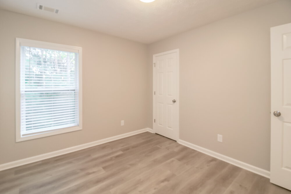 Building Photo - 445 Laurelton Cir