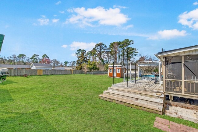 Building Photo - 118 Jamaica Dr
