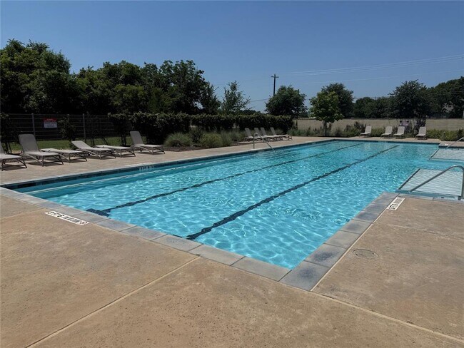 Building Photo - 704 Aliso Trail