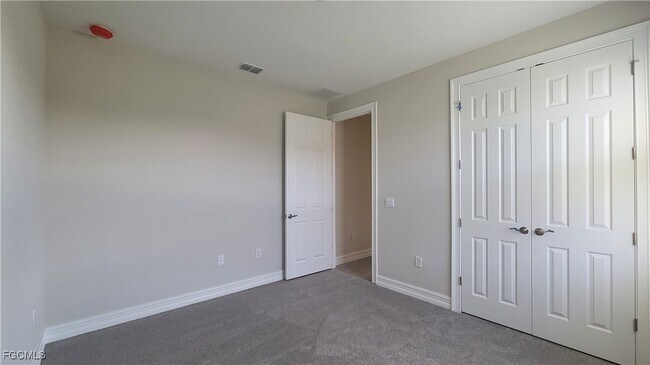 Building Photo - 3930 SW 16th Pl
