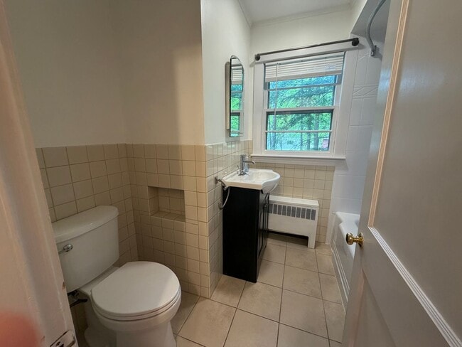Building Photo - 3BD/1BA Single Family Home in Westbrook - Available Now