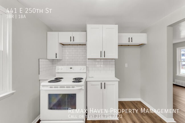 Building Photo - 441 E 250th St