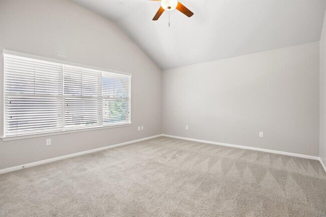 Building Photo - 516 E Slaughter Ln