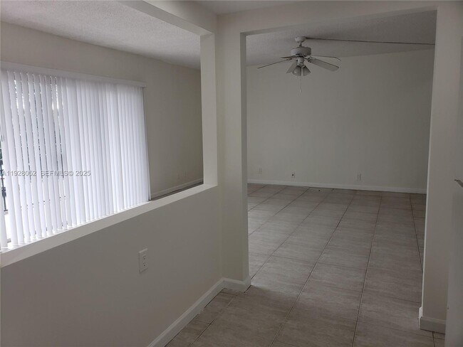 Building Photo - 4850 SW 63rd Terrace