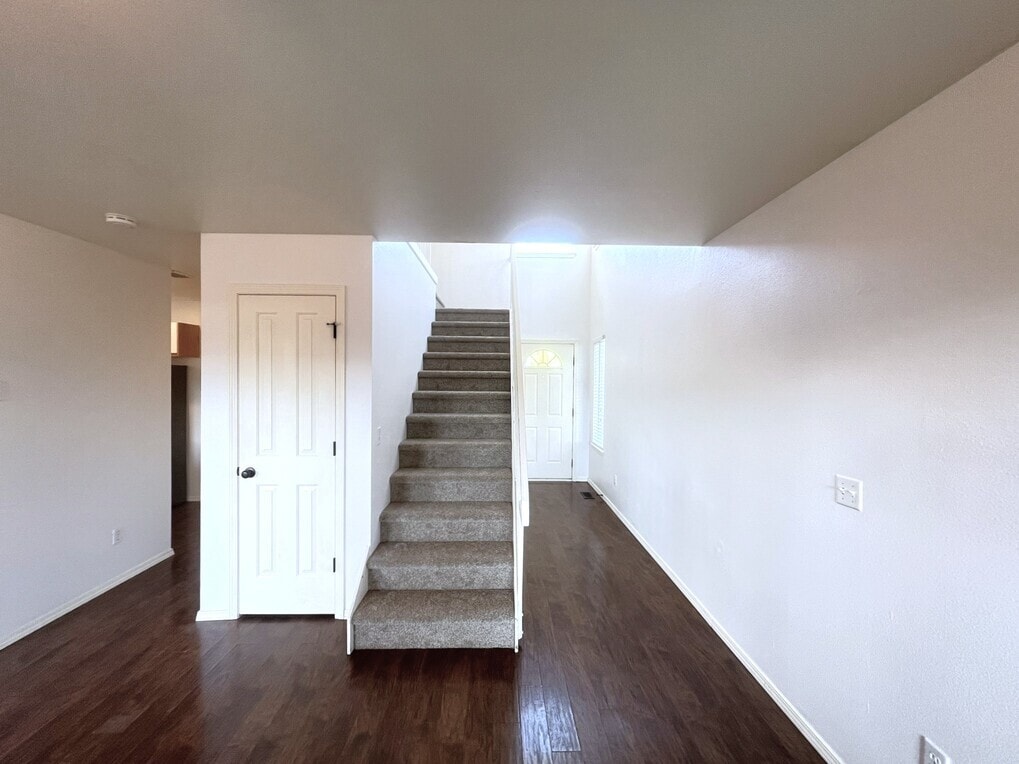 Building Photo - 5851 N Cobbler Ln