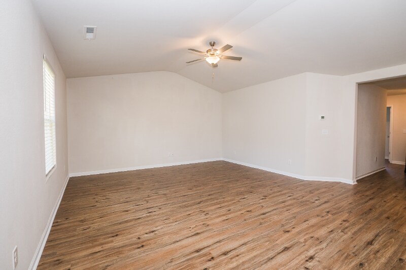 Building Photo - 130 Trailwood Ct