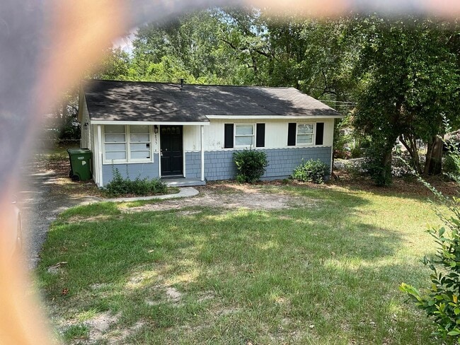 Building Photo - Charming Corner-Lot Rental in Vista Terrace!