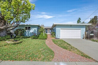 Building Photo - One level home Crockett, magnificent VIEWS