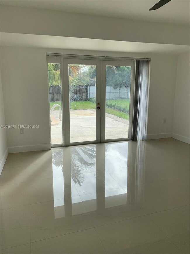 Building Photo - 2025 SW 84th Ct