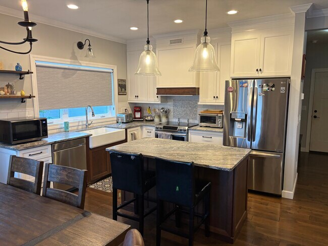 Building Photo - Craftsmen Ct Greenville