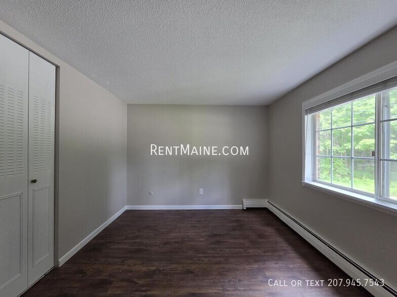 Building Photo - 10 Tall Pines Dr