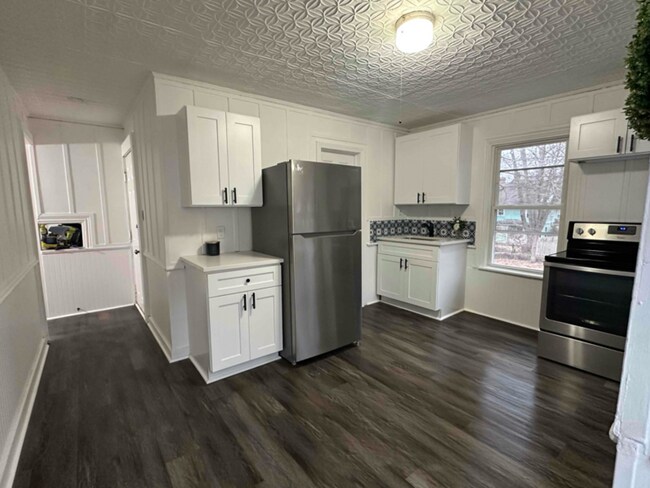 Building Photo - 16 Spaulding St