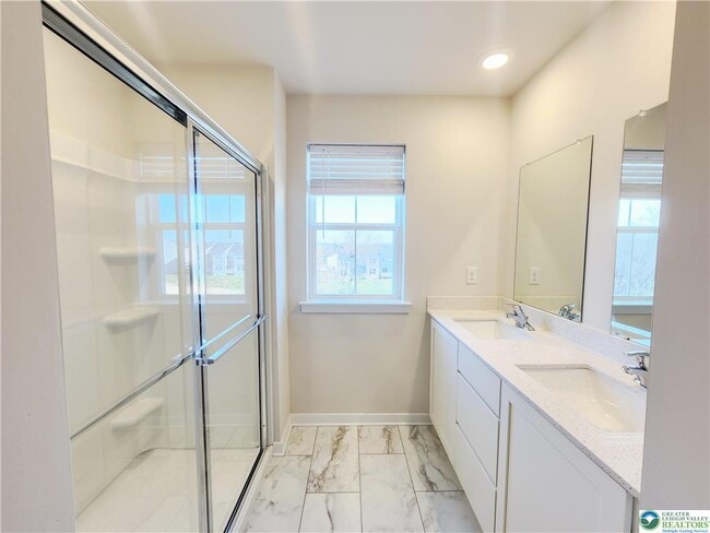 Building Photo - 7699 Clayton Ave