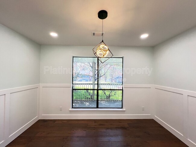 Building Photo - 1331 Buttercup Ct
