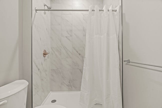 Building Photo - 916 N Delaware Ave