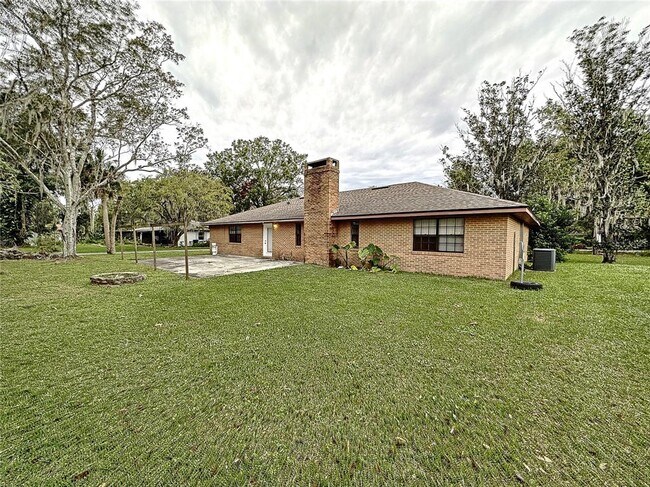Building Photo - 722 W Alamo Dr