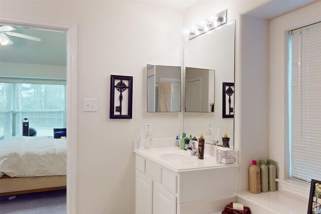 Building Photo - 174 Queenscliff Ct