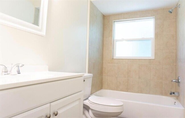 Building Photo - 36 Rainstone Ln