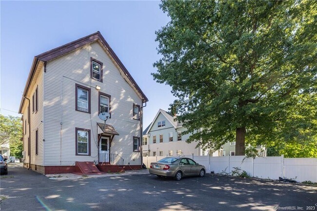 Building Photo - 88-90 Thompson St