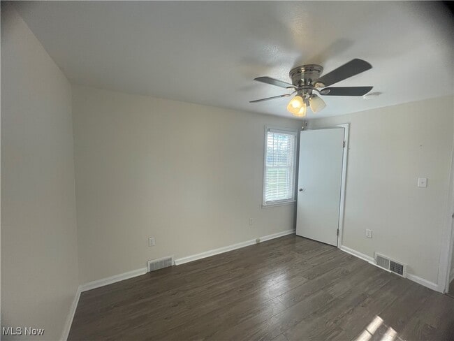 Building Photo - 415 Old Colliers Way