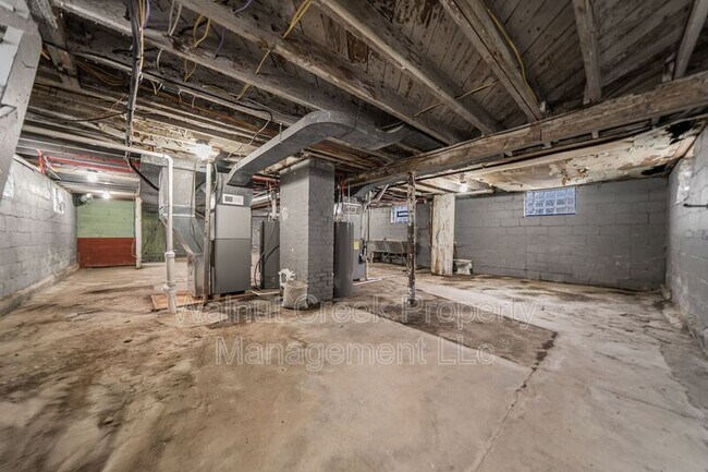 Building Photo - 839 Allison Ave