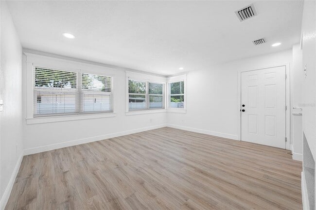 Building Photo - 255 37th St N