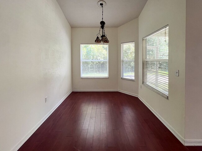 Building Photo - 3BR/2BA Pet Friendly Home in Sorrento! Ava...