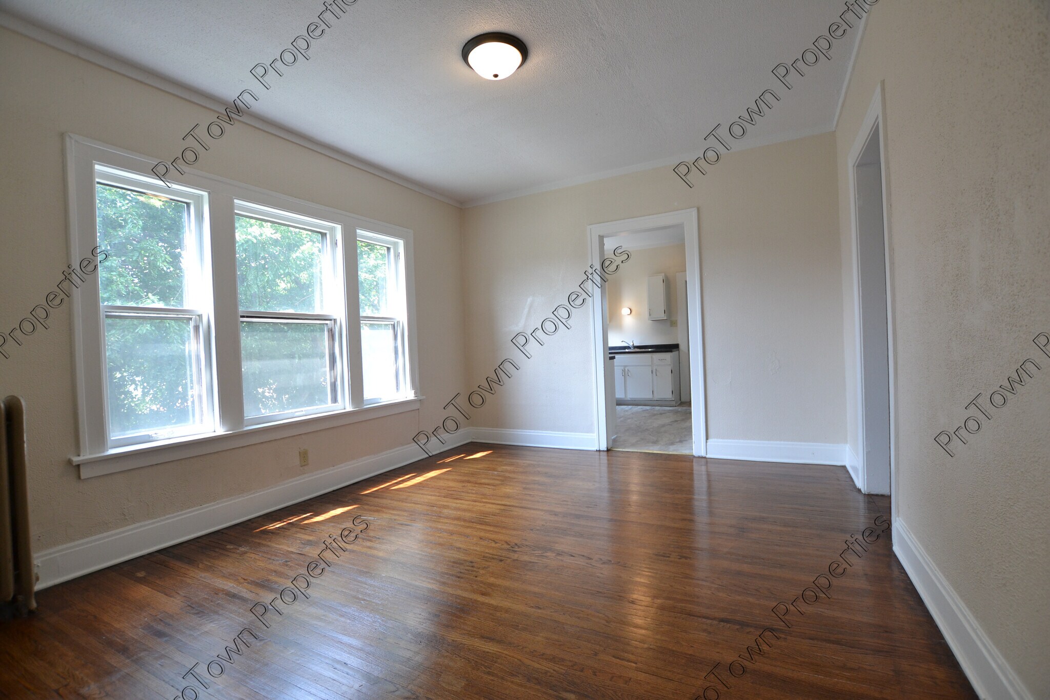 Building Photo - 511 W Jefferson St