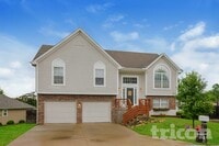 Building Photo - 705 SW Hillside Ct