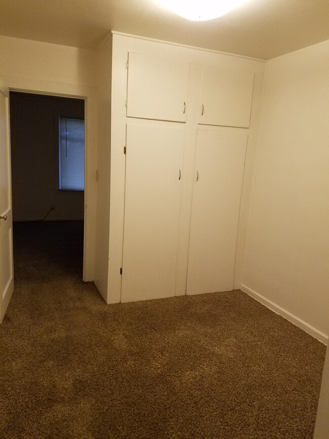 Building Photo - 593 14th St