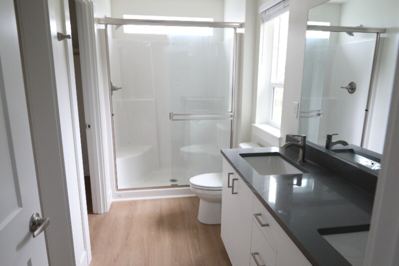 Building Photo - 12905 SE Ridgecrest Rd