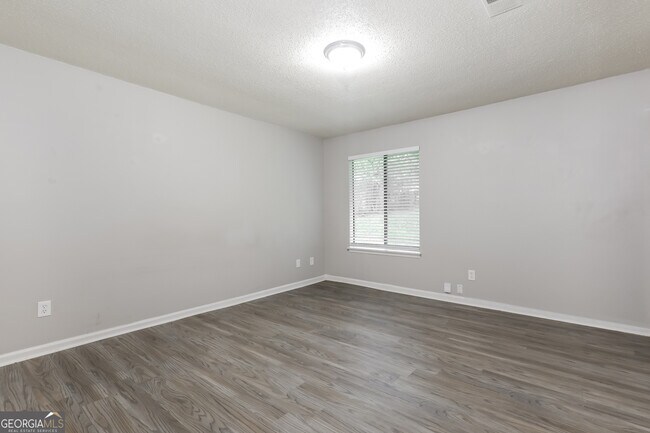 Building Photo - 661 Overlook Ct